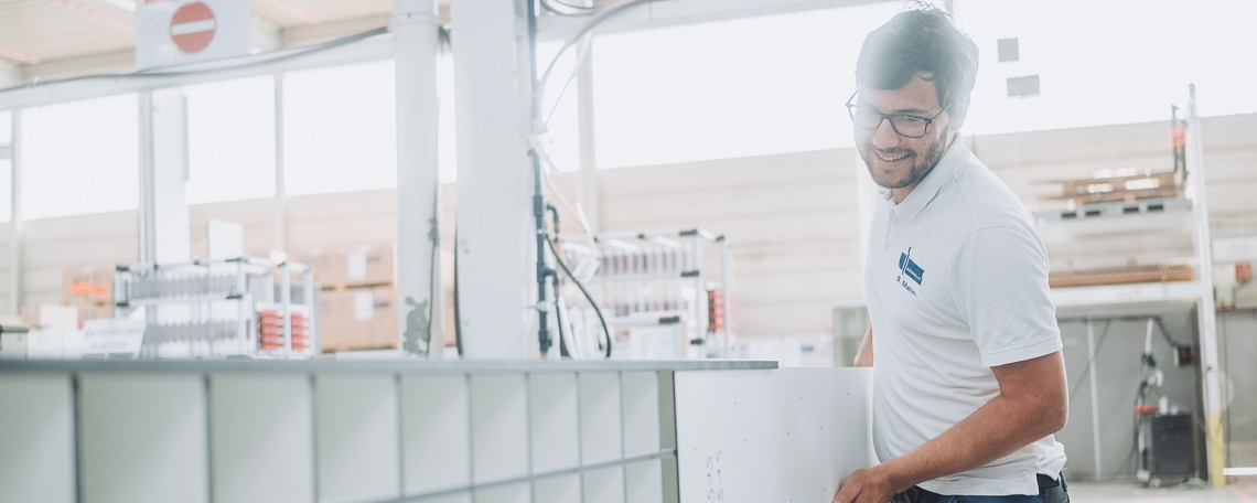 Produktionsmitarbeiter CNC-Maschinenbediener  (m/w/x), 1. Bild